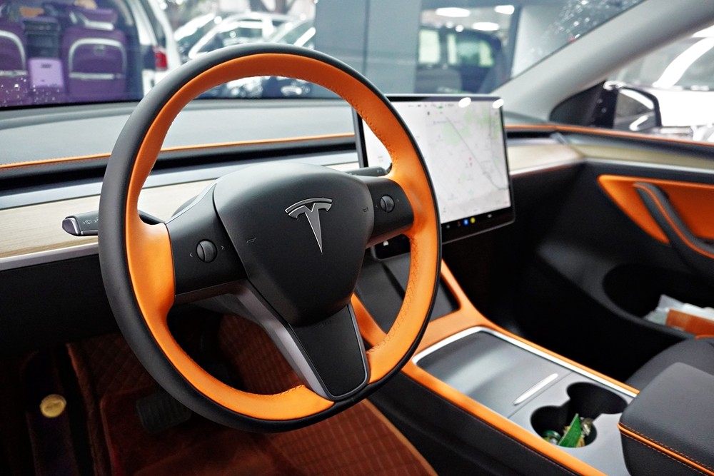 特斯拉model y汽車內(nèi)飾改裝